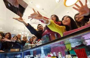 色女孩破处视频中国人依然爱赴日旅游 消费已由爆买转向网购